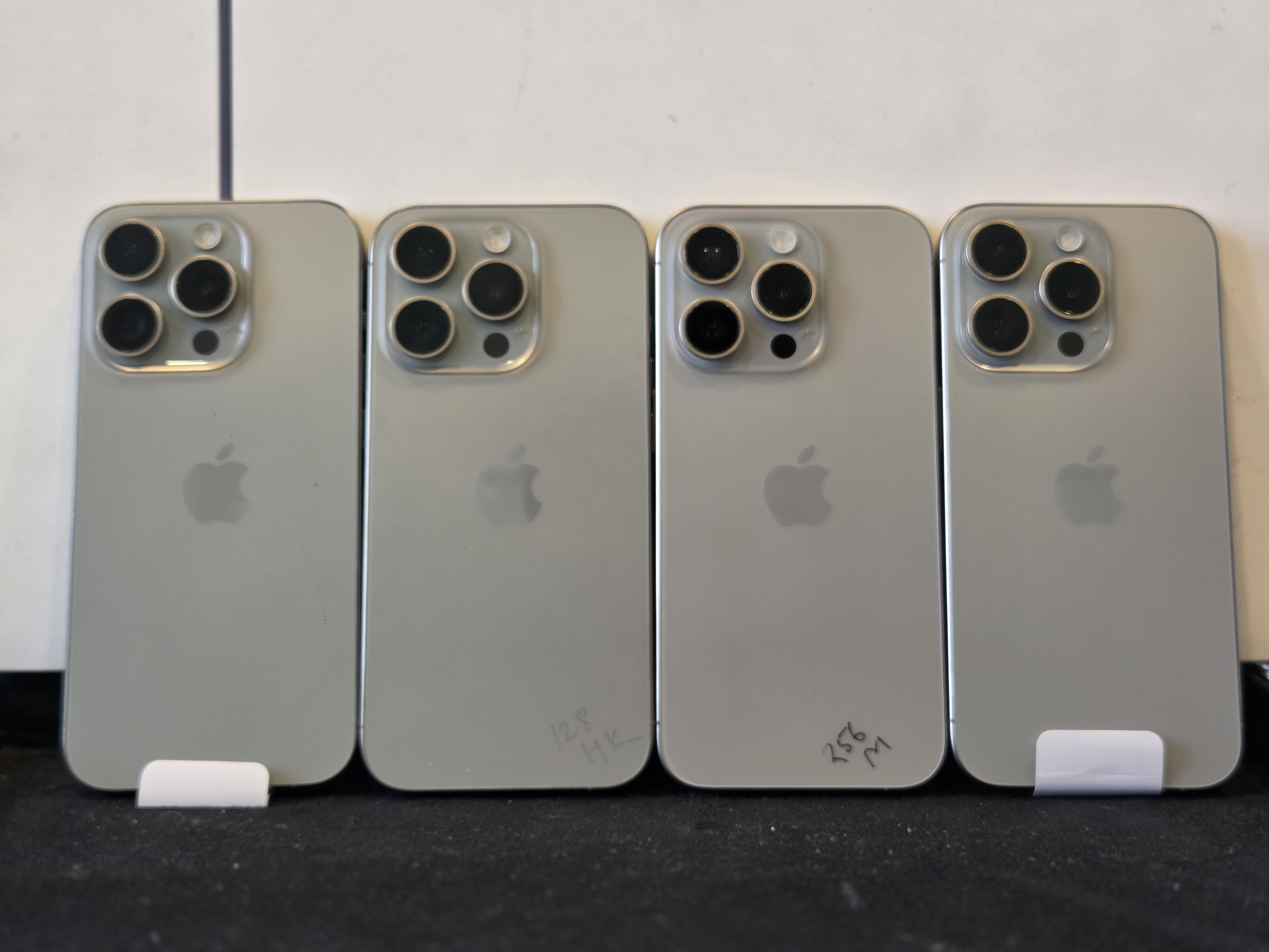 REFURBISHED IPHONE 15 PRO 256 GB NATURAL