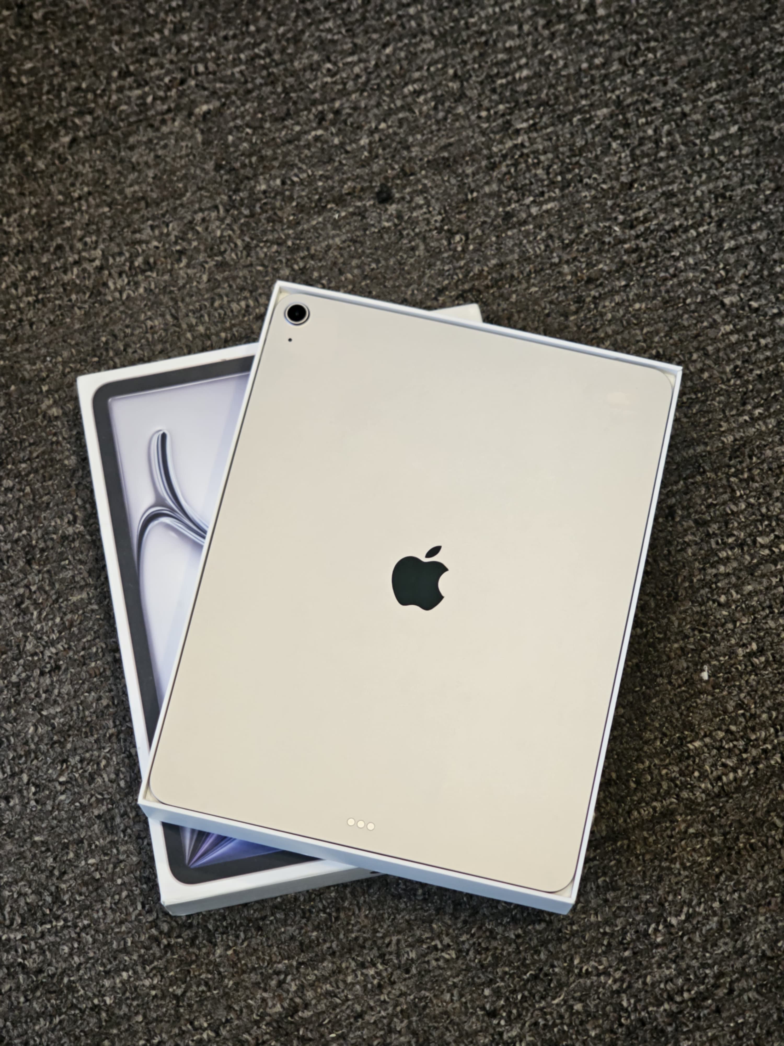 REFURBISHED IPAD AIR M3 128 WI-FI